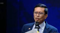 Andi Azwan Buktikan Keaslian Foto Ijazah Jokowi, Sebut Riset Roy Suryo Ketinggalan Zaman Andi Azwan Buktikan Keaslian Foto Ijazah Jokowi, Sebut Riset Roy Suryo Ketinggalan Zaman